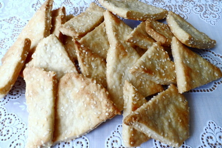 Фото к рецепту: Солёные печенья (крекеры)