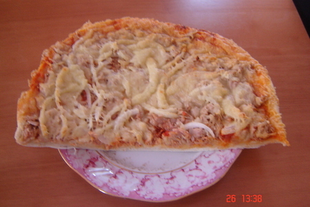Фото к рецепту: Пицца "тунфиш"