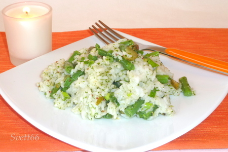 Фото к рецепту: Рис с овощами в зеленом соусе