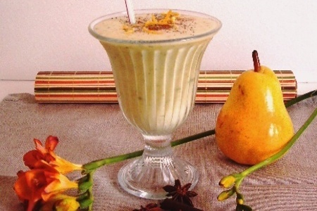 Фото к рецепту: Ласси с грушей и манго – вместо чашки чая для автора.  