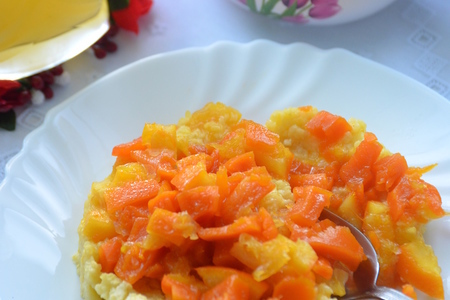 Фото к рецепту: Пшенная каша с апельсином и тыквой