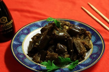 Фото к рецепту: Жареные баклажаны с кунжутными семенами и соевым соусом