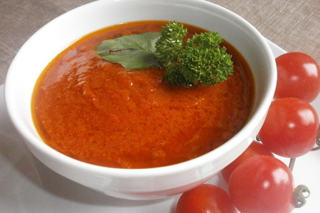 Фото к рецепту: Универсальный томатный соус " три помидора"