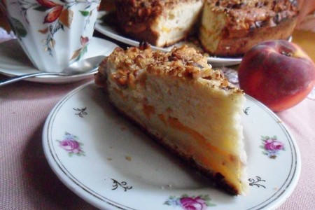 Фото к рецепту: Персиковый пирог на сметане