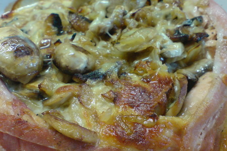 Фото к рецепту: "пенёк" из рыбы и грибов  