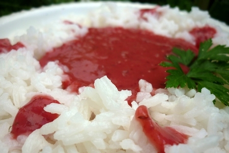 Фото к рецепту: Соус бруснично-сливовый к рису и не только