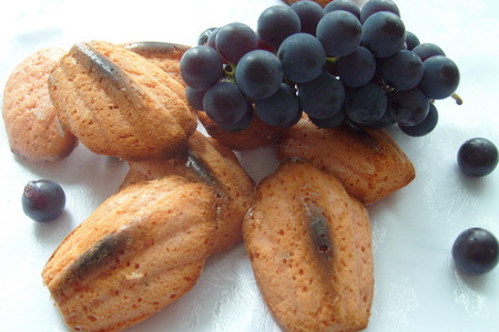 Печенье "мадлен" с виноградом