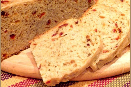 Фото к рецепту: Хлеб пшеничный средиземноморский в мультиварке