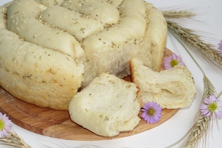 Фото к рецепту: Итальянский хлеб с пармезаном и розмарином (тест - драйв)
