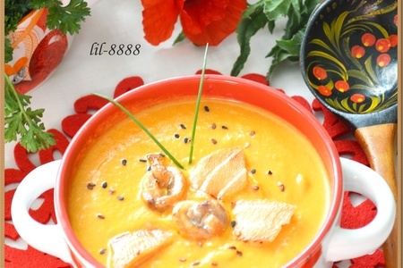 Фото к рецепту: Тыквенный суп-пюре с жареной семгой