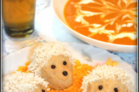 Фото к рецепту: Суп-пюре из тыквы, паровые ежики, компот из сухофруктов (идеальный обед для малыша за 60 минут)