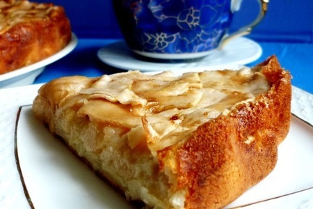 Фото к рецепту: Пирог яблочный от сестер симили