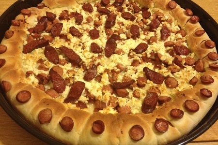 Пирог пицца с сосисками и c сыром (мои первый рецепт)