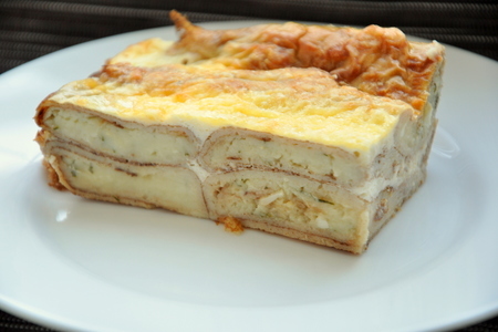 Фото к рецепту: Пирог из блинчиков с картошкой