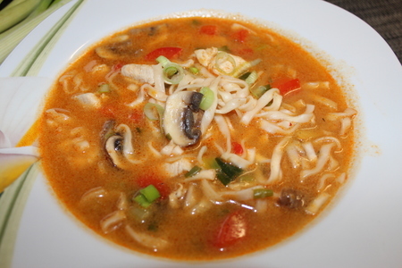 Фото к рецепту: Суп по-тайски