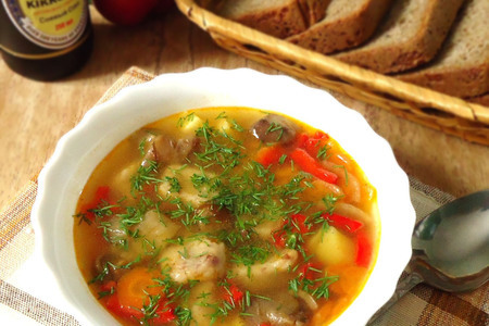 Фото к рецепту: Постный овощной суп с грибами и фасолевыми клёцками