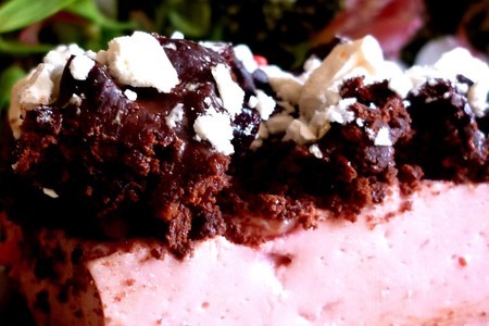 Фото к рецепту: Торт "шоколадно-ягодный" 