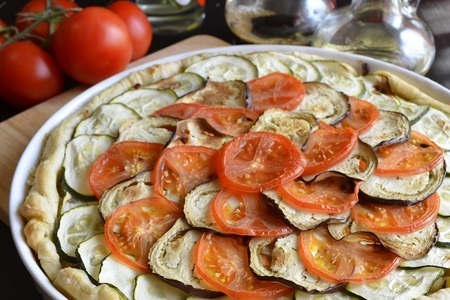Фото к рецепту: Открытый овощной пирог «пинто» 