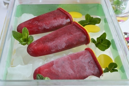 Фото к рецепту: Фруктовый лед « а-ля  mojito» для девочек сайта koolinar.ru