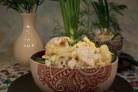 Фото к рецепту: Салат из цветной капусты (фм "иллюстрация").