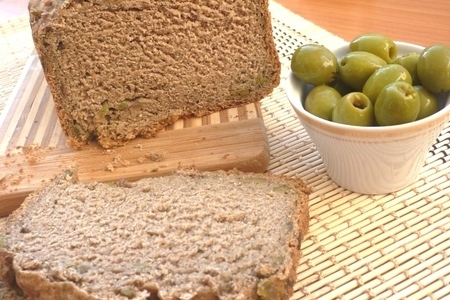 Фото к рецепту: Постный хлеб с оливками
