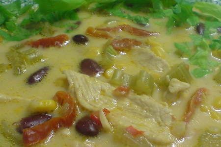 Фото к рецепту: Суп с куриной грудкой,фасолью и кукурузой