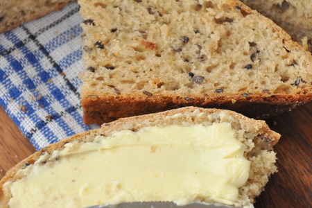 Фото к рецепту: Пшенично-ржаной хлеб на простокваше