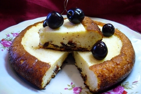 Фото к рецепту: Творожный пирог с вяленой клюквой