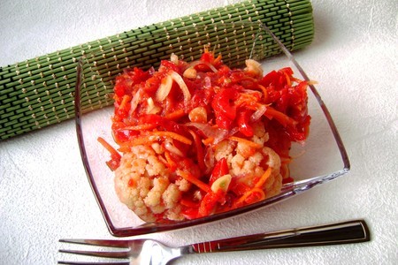 Фото к рецепту: Цветная капуста в пикантном маринаде.
