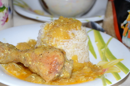 Фото к рецепту: Куриные голени с рисом в мангово-сливочном соусе