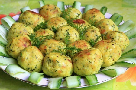 Фото к рецепту: Пшенные шарики с индийским акцентом "солнечные"