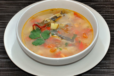 Фото к рецепту: Острый овощной суп с камбалой