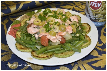 Фото к рецепту: Салат овощной с форелью и оливками "себе любимой" 