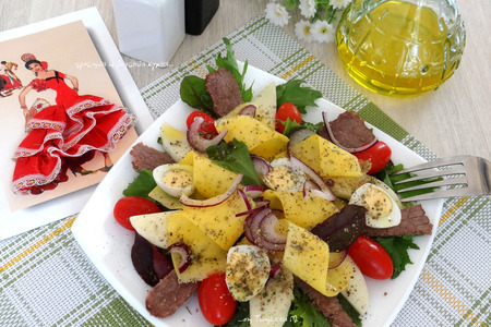 Фото к рецепту: Средиземноморский салат пикантный