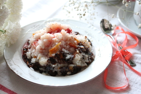 Фото к рецепту: Рис "кубань" с сухофруктами и орехами "вулкан вкуса" за 25 минут.