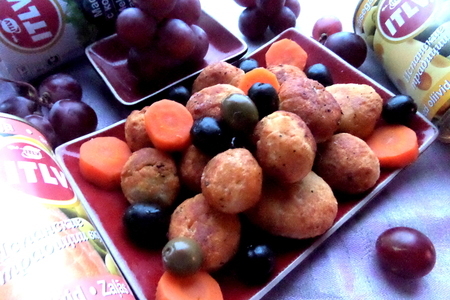 Фото к рецепту: Сырные пирожки с маслинами и др. начинками