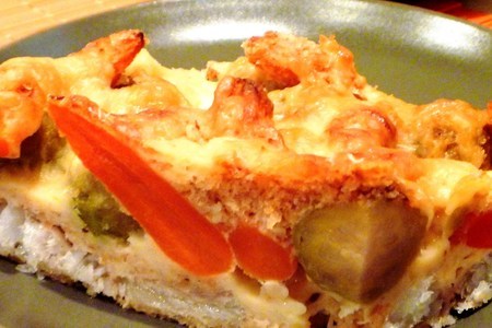Фото к рецепту: Треска с овощами под сырной корочкой 