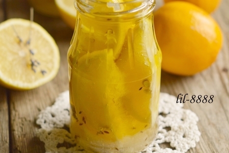 Фото к рецепту: Маринованные лимоны с лавандой.