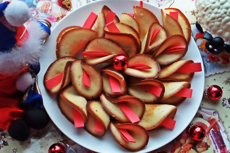 Фото к рецепту: Печенье с новогодними пожеланиями