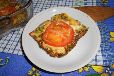 Фото к рецепту: Яичный пай с чечевицей онтарио,кабачками и сыром.