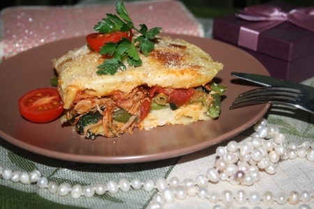 Фото к рецепту: Пастицио праздничное с говядиной, шпинатом и томатами под хрустящей корочкой