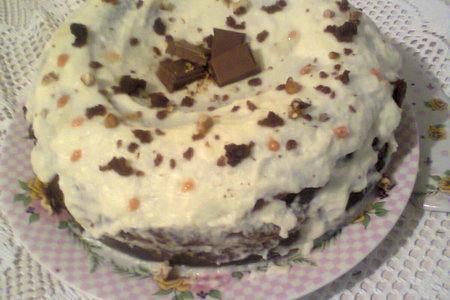 Фото к рецепту: Шоколадный торт с заварным кремом из белого шоколада