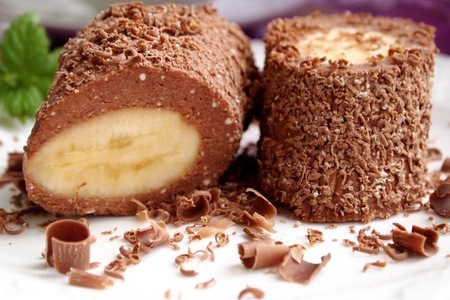 Фото к рецепту: Шоколадно-творожный десерт с бананом
