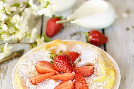 Фото к рецепту: Датские блины с ягодами.