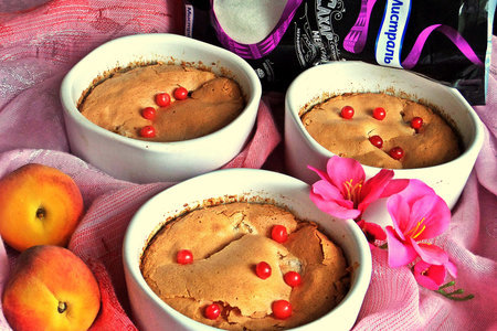 Фото к рецепту: Пирожные "персиковое наслаждение"