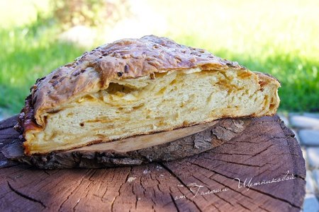 Фото к рецепту: Хлеб с луком и сыром