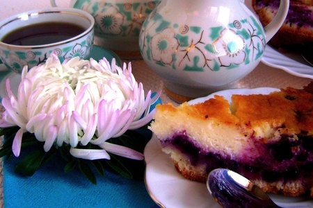 Фото к рецепту: Нежный творожно-ягодный пирог а-ля чизкейк. к воскресному завтраку. фм