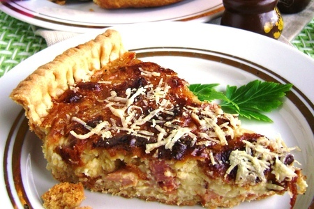 Фото к рецепту: Французский луковый пирог с грудинкой. тест-драйв с «окраиной».