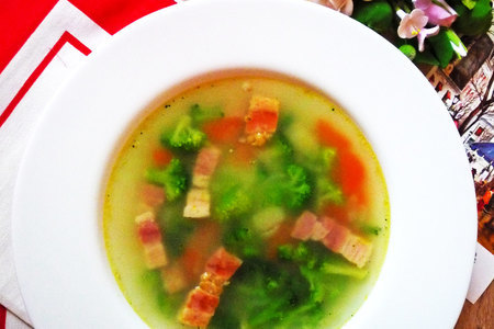 Фото к рецепту: Суп с грудинкой. тест-драйв с окраиной