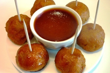 Фото к рецепту: Картофельно-тыквенные шарики с кетчупом